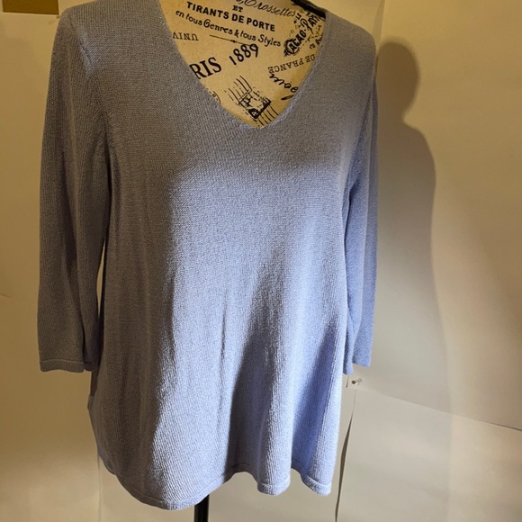 Ellen Tracy Sweater 3/4 length sleeves. Great top - Picture 3 of 6